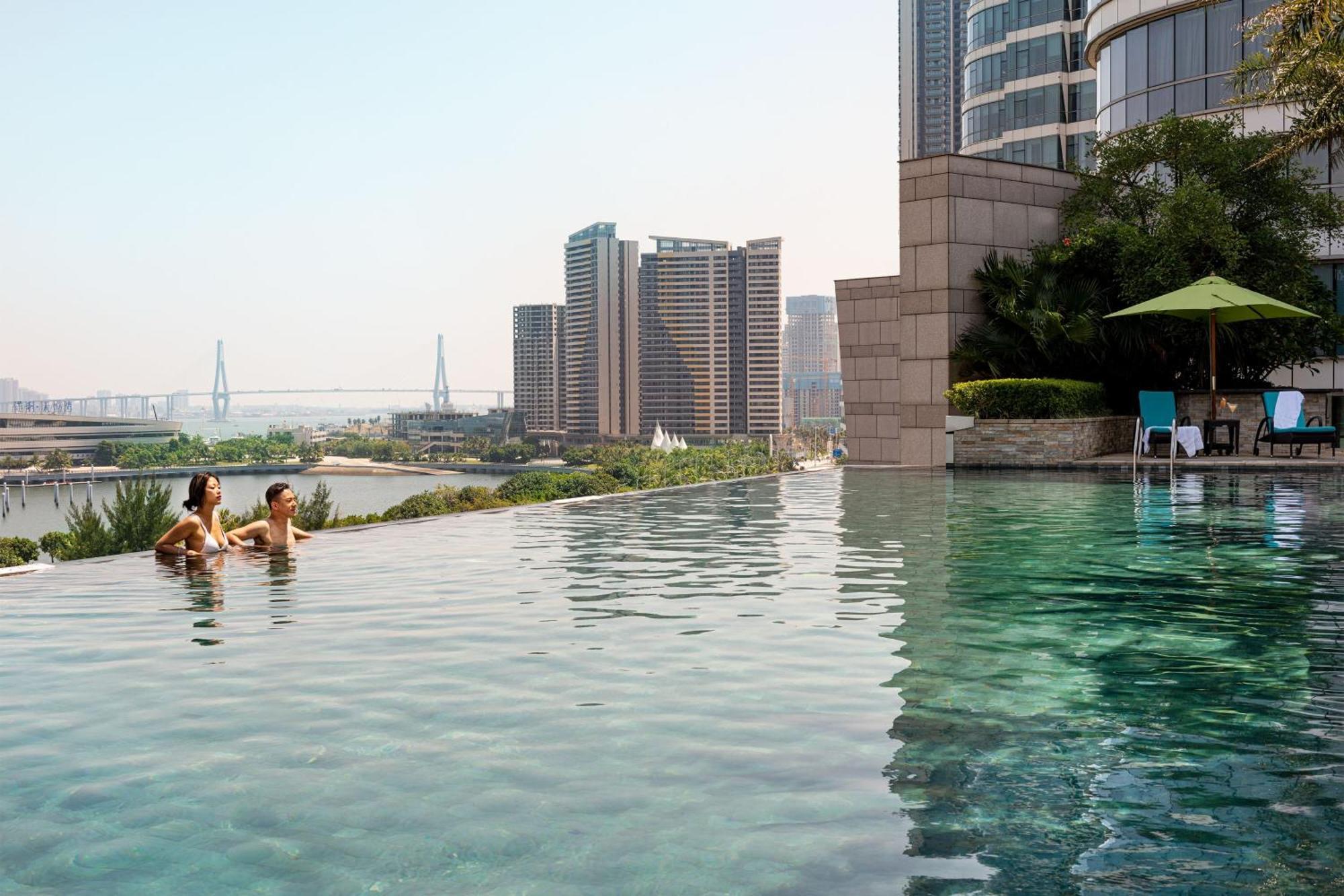 Sheraton Zhanjiang Hotel Exterior foto