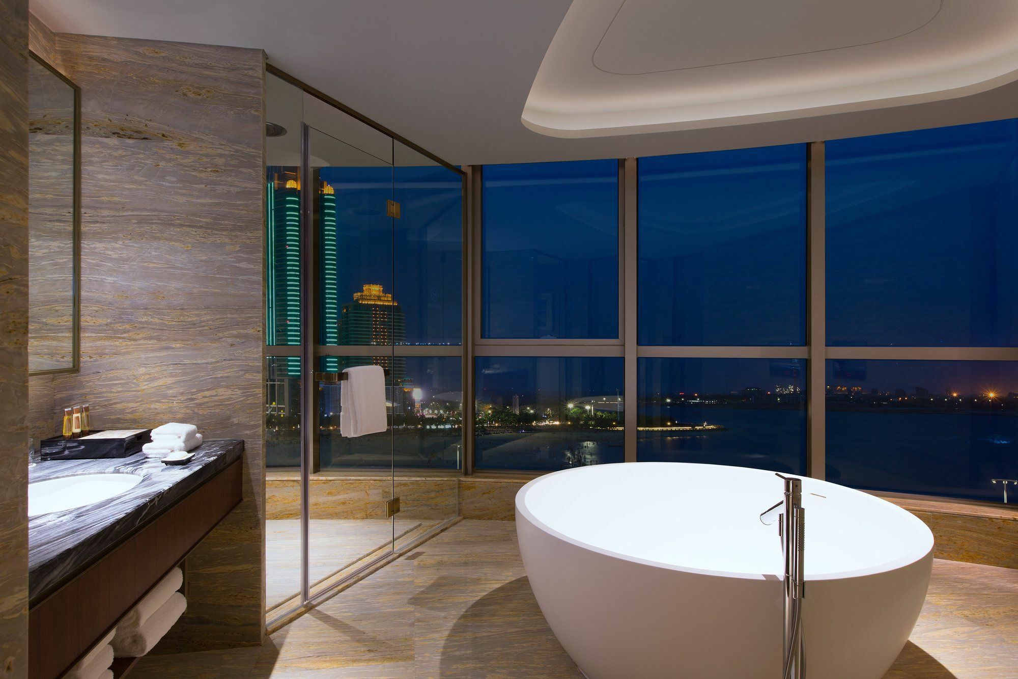 Sheraton Zhanjiang Hotel Exterior foto