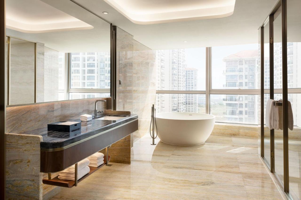 Sheraton Zhanjiang Hotel Exterior foto